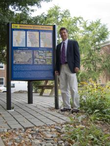 Jerry Kauffman at the UD rain garden Sep 2008